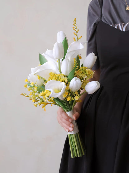 Artificial Calla Lily & Baby’s Breath Wedding Bouquet – 15.7" White & Yellow Bridal Flowers with Green Leaf Accents, Hand-Tied with Satin Ribbon